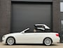 BMW 3-Serie E93 LCI 320d Cabriolet High Executive Aut.-6 | 73.755 km.! | 2e eigenaresse | 100% dealer-onderhouden | Youngtimer | Bijtellingsvriendelijk! |