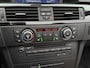 BMW 3-Serie E93 LCI 320d Cabriolet High Executive Aut.-6 | 73.755 km.! | 2e eigenaresse | 100% dealer-onderhouden | Youngtimer | Bijtellingsvriendelijk! |