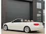 BMW 3-Serie E93 LCI 320d Cabriolet High Executive Aut.-6 | 73.755 km.! | 2e eigenaresse | 100% dealer-onderhouden | Youngtimer | Bijtellingsvriendelijk! |