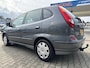Nissan Almera Tino 1.8 Acenta, AUTOMAAT, climatronic, achteruitrijcamera, trekhaak, tecnisch top, rondom krasjes.