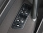 Volkswagen Golf 1.0 TSi 110 Pk Comfortline | Adaptive Cruise | Carplay | Navigatiesysteem | Climate Control | Parkeersensoren | LED | Privacy Glass | 16 Inch | 45.991 Km!