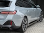 BMW 5-Serie Touring 530e xDrive M-SPORT | 360 CAMERA | ICONIC GRILL | HEAD-UP | ADAPTIVE LED | AMBIANCE VERLICHTING | COMFORT ACCESS | ADAPTIVE LED | ELEKTR. VERST. STOELEN | BOWERS & WILKINS | EL. TREKHAAK