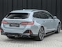 BMW 5-Serie Touring 530e xDrive M-SPORT | 360 CAMERA | ICONIC GRILL | HEAD-UP | ADAPTIVE LED | AMBIANCE VERLICHTING | COMFORT ACCESS | ADAPTIVE LED | ELEKTR. VERST. STOELEN | BOWERS & WILKINS | EL. TREKHAAK