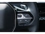 Peugeot 2008 Allure | Advanced Active Safety Brake met camera en radar | Climate Control | Dashboard in zacht materiaal met carboneffect en hoogglans zwarte sierstrip