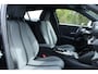 Peugeot 2008 Allure | Advanced Active Safety Brake met camera en radar | Climate Control | Dashboard in zacht materiaal met carboneffect en hoogglans zwarte sierstrip