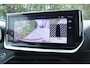 Peugeot 2008 Allure | Advanced Active Safety Brake met camera en radar | Climate Control | Dashboard in zacht materiaal met carboneffect en hoogglans zwarte sierstrip