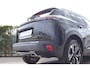 Peugeot 2008 Allure | Advanced Active Safety Brake met camera en radar | Climate Control | Dashboard in zacht materiaal met carboneffect en hoogglans zwarte sierstrip