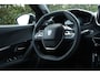 Peugeot 2008 Allure | Advanced Active Safety Brake met camera en radar | Climate Control | Dashboard in zacht materiaal met carboneffect en hoogglans zwarte sierstrip