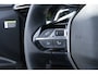 Peugeot 2008 Allure | Advanced Active Safety Brake met camera en radar | Climate Control | Dashboard in zacht materiaal met carboneffect en hoogglans zwarte sierstrip