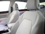 Volkswagen Golf 1.5 eTSI Style 130 pk Automaat (DSG) | Navigatie | Panoramadak | Parkeersensoren | Adaptieve cruise control | Stoelverwarming |