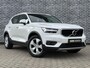 Volvo XC40 1.5 T2 Business Pro | Adaptieve Cruise Control | Trekhaak | Navigatie | Apple CarPlay & Android Auto | Dodehoek Detectie | Parkeersensoren Voor + Achter + Parkeercamera |