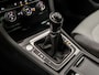 Volkswagen Golf 1.4 TSI R-Line Sport (2X R-LINE, NAVIGATIE, CLIMATE, XENON, CRUISE, ALCANTARA, SPORTSTOELEN, GETINT GLAS, LM VELGEN, ZWART HEMEL, PARKEERSENSOREN, NIEUWE APK, NIEUWSTAAT)