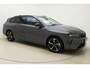 Opel Astra Sports Tourer 1.6 Turbo Plug In Hybrid Business Edition | Navigatie | Afneembare trekhaak | 7,4 KW lader | AGR-stoel | 17'' lichtmetalen velgen | Stoelverwarming | 1400 KG trekgewicht