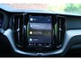 Volvo XC60 B4 Plus Dark Diesel | Platinum Grey Metallic | Intellisafe Line | Climate Line | Zwart Lederen Bekleding | Trekhaak semi Electrisch |