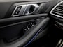 BMW X5 xDrive45e M Sport High Executive 395Pk Automaat (PANORAMADAK, APPLE CARPLAY, LUCHTVERING, HEAD-UP DISPLAY, HARMAN/KARDON, LASER KOPLAMPEN, COMFORTSTOELEN, LIVE COCKPIT PRO, ADAPTIVE CRUISE, NIEUWSTAAT)