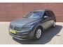 Volkswagen Tiguan 1.5 TSI DSG 150pk Life | Navigatie | Apple Carplay/Android Auto | Parkeersensoren | Adaptive cruise Control | Wegklapbare Trekhaak | Stoel- en stuurverwarming | Ledverlichting | Getinte ramen | Climate Control