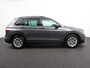 Volkswagen Tiguan 1.5 TSI DSG 150pk Life | Navigatie | Apple Carplay/Android Auto | Parkeersensoren | Adaptive cruise Control | Wegklapbare Trekhaak | Stoel- en stuurverwarming | Ledverlichting | Getinte ramen | Climate Control