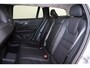 Volvo V60 T6 Recharge AWD Plus Dark - IntelliSafe Assist & Surround - 360º Camera - Harman/Kardon audio - Adaptieve LED koplampen - Verwarmde voorstoelen, stuur & achterbank - Parkeersensoren voor & achter - Elektr. bedienb. voorstoelen met geheugen - Head up display - Extra getint glas - 18' LMV