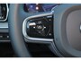 Volvo V60 T6 Recharge AWD Plus Dark - IntelliSafe Assist & Surround - 360º Camera - Harman/Kardon audio - Adaptieve LED koplampen - Verwarmde voorstoelen, stuur & achterbank - Parkeersensoren voor & achter - Elektr. bedienb. voorstoelen met geheugen - Head up display - Extra getint glas - 18' LMV