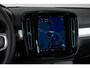 Volvo XC40 B4 Plus Dark | Verwarmde Voorstoelen+Stuurwiel | Verwarmde voorruit | Semi-Elektrische Trekhaak | Harman Kardon Premium Audio | Apple Carplay / Android Auto | Electrisch bedienbare voorstoelen | Google infotaiment