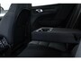 Volvo XC40 B4 Plus Dark | Verwarmde Voorstoelen+Stuurwiel | Verwarmde voorruit | Semi-Elektrische Trekhaak | Harman Kardon Premium Audio | Apple Carplay / Android Auto | Electrisch bedienbare voorstoelen | Google infotaiment