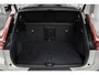 Volvo XC40 B4 Plus Dark | Verwarmde Voorstoelen+Stuurwiel | Verwarmde voorruit | Semi-Elektrische Trekhaak | Harman Kardon Premium Audio | Apple Carplay / Android Auto | Electrisch bedienbare voorstoelen | Google infotaiment