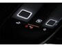 Volvo XC40 B4 Plus Dark | Verwarmde Voorstoelen+Stuurwiel | Verwarmde voorruit | Semi-Elektrische Trekhaak | Harman Kardon Premium Audio | Apple Carplay / Android Auto | Electrisch bedienbare voorstoelen | Google infotaiment