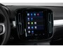 Volvo XC40 B4 Plus Dark | Verwarmde Voorstoelen+Stuurwiel | Verwarmde voorruit | Semi-Elektrische Trekhaak | Harman Kardon Premium Audio | Apple Carplay / Android Auto | Electrisch bedienbare voorstoelen | Google infotaiment