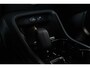 Volvo XC40 B4 Plus Dark | Verwarmde Voorstoelen+Stuurwiel | Verwarmde voorruit | Semi-Elektrische Trekhaak | Harman Kardon Premium Audio | Apple Carplay / Android Auto | Electrisch bedienbare voorstoelen | Google infotaiment