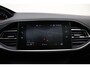Peugeot 308 1.2 PureTech Blue Lease Premium | Navigatie | Apple carplay | Parkeersensoren v+a | Trekhaak | Automatische airco | Stuurwiel multifunctioneel |