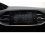 Peugeot 308 1.2 PureTech Blue Lease Premium | Navigatie | Apple carplay | Parkeersensoren v+a | Trekhaak | Automatische airco | Stuurwiel multifunctioneel |