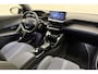 Peugeot 2008 1.2 Hybrid 136 GT | Climate control | Apple carplay/Android auto | Navigatie | Cruise control | Draadloze telefoonlader | Lichtmetalen velgen 17" |
