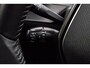 Peugeot e-2008 EV Active 50 kWh | Apple Carplay/Android Auto | Climate control | Lichtmetalen velgen 16" | Keyless start | Achteruitrij camera |