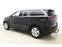 Peugeot 5008 1.2 PureTech Blue Lease Executive | Achteruitrijcamera | Parkeersensoren V + A | Climate control | Lederen stoelen | Draadloze telefoonlader | Navigatie | Lichtmetalen velgen 17'' |