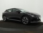 Kia EV6 Light 58 kWh - Navigatie - Cruise Control - Apple CarPlay / Android Auto - Achteruitrijcamera - Parkeerhulp achter - Privacy Glass achter - Fabrieksgarantie tot 2031