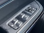 Lynk & Co 01 1.5 Automaat / 1.800 kg trekgewicht / Panorama schuifdak / Adaptieve CC / Navigatie / Apple Carplay Android / Stoelverwarming / Infinity Sound System / Cam 360° / All Season op LM  20" /