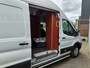 Ford Transit 2.0TDCI 130pk 350 L4H3 Navi Camera Pdc Apple Carplay Android WiFi Airco Cruise Control Voorruit-Verwarmd Regensensor DAB Schuifdeur Betonplex Vloer Wandbetimmering Roll Stability Control Led Spoorwisselassist Euro 6 Zeer Compleet!