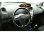 Toyota Yaris 1.3 VVTi Aspiration | Weinig kilometers! | Climate Control | Lichtmetalen Velgen |