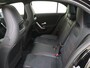 Mercedes-Benz A-klasse 180 AMG-Line / Stoelverwarming / Achteruitrijcamera / Panorama-schuifdak