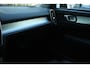 Volvo XC40 1.5 T5 Recharge Business Pro | Lichtmetalen Velgen 5-Spaaks 18" | Lederen bekleding Charcoal | Rijstrooksensor Met Correctie | Dodehoekdetectie Met Correctie | Cruise Control Adaptief | Electronic Climate Controle | Parkeerklimaat Met Timer | Apple Carplay/Android Auto | Sensus Connect met High Performance Audio |