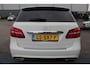 Mercedes-Benz B-klasse 180 AMG Night edition Automaat Nederlandse auto/Panoramadak/Navigatie/Airco/Cruise control/Led koplampen/Lederen+alcantara bekleding/Parkeersensoren voor+achter/Start-stop systeem/Lichtmetalen velgen