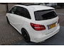 Mercedes-Benz B-klasse 180 AMG Night edition Automaat Nederlandse auto/Panoramadak/Navigatie/Airco/Cruise control/Led koplampen/Lederen+alcantara bekleding/Parkeersensoren voor+achter/Start-stop systeem/Lichtmetalen velgen