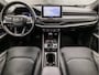 Jeep Compass 4xe 240 Plug-in Hybrid Electric S Black Sport 240Pk Automaat (VIRTUAL COCKPIT, APPLE CARPLAY, GROOT NAVI, LEDER, MEMORY SEATS, STUUR/STOELVERWARMING, ADAPTIVE CRUISE, CAMERA, GETINT GLAS, NIEUWE APK, NIEUWSTAAT)