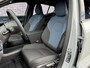 Volvo EX30 Cross Country Extended Range Plus | Trekhaak | 19" OFF ROAD velgen | Stoel/stuurverwarming | Parkeercamera | Cross Country look