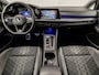 Volkswagen Golf 1.5 TSI R-Line Sport 150Pk Automaat (2X R-LINE, SCHUIFDAK, APPLE CARPLAY, KUIPSTOELEN, SFEERVERLICHTING, CAMERA, STUUR/STOELVERWARMING, ADAPTIVE CRUISE, KEYLESS, NIEUWSTAAT)