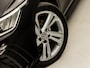 Volkswagen Golf 1.5 TSI R-Line Sport 150Pk Automaat (2X R-LINE, SCHUIFDAK, APPLE CARPLAY, KUIPSTOELEN, SFEERVERLICHTING, CAMERA, STUUR/STOELVERWARMING, ADAPTIVE CRUISE, KEYLESS, NIEUWSTAAT)