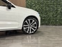 Volvo XC60 T6 AWD Recharge Ultimate Dark Long Range | Luchtvering | Trekhaak | 360° Camera | Head-Up Display | Harman Kardon | Crystal White | Adaptieve Cruise Control | Standkachel met Volvo On Call App | Stoel en Stuurwielverwarming | Full LED meesturende koplampe