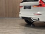 Volvo XC60 T6 AWD Recharge Ultimate Dark Long Range | Luchtvering | Trekhaak | 360° Camera | Head-Up Display | Harman Kardon | Crystal White | Adaptieve Cruise Control | Standkachel met Volvo On Call App | Stoel en Stuurwielverwarming | Full LED meesturende koplampe