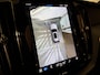 Volvo XC60 T6 AWD Recharge Ultimate Dark Long Range | Luchtvering | Trekhaak | 360° Camera | Head-Up Display | Harman Kardon | Crystal White | Adaptieve Cruise Control | Standkachel met Volvo On Call App | Stoel en Stuurwielverwarming | Full LED meesturende koplampe
