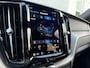 Volvo XC60 T6 Plug-in hybrid AWD Black Edition | Adaptieve Cruise Control | Panoramadak | 21" Velgen | 360° Parkeercamera | Sportstoelen | Harman Kardon Audio | Stoel-/Stuurverwarming |